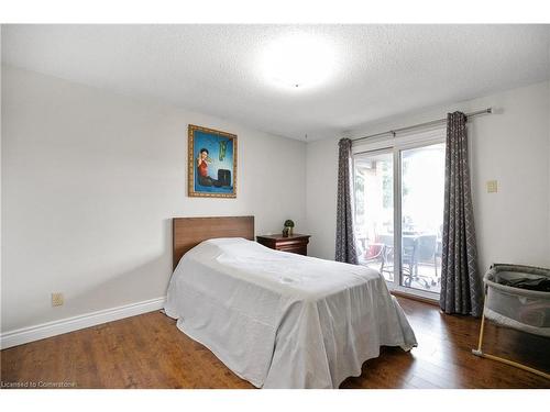 97 Old Chicopee Drive, Kitchener, ON - Indoor Photo Showing Bedroom