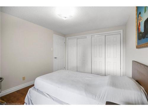 97 Old Chicopee Drive, Kitchener, ON - Indoor Photo Showing Bedroom