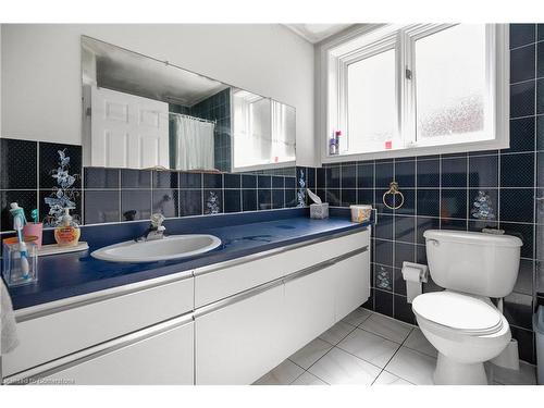 97 Old Chicopee Drive, Kitchener, ON - Indoor Photo Showing Bathroom