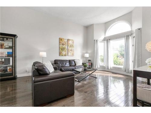 97 Old Chicopee Drive, Kitchener, ON - Indoor Photo Showing Living Room