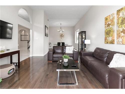 97 Old Chicopee Drive, Kitchener, ON - Indoor Photo Showing Living Room