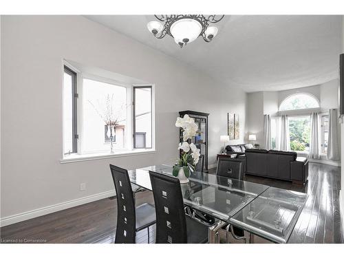 97 Old Chicopee Drive, Kitchener, ON - Indoor Photo Showing Dining Room