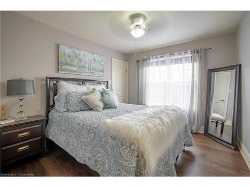 54 Las Road, Smithville, ON - Indoor Photo Showing Bedroom