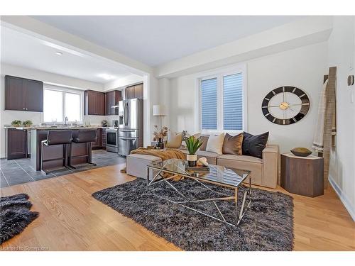 29 Basswood Crescent, Caledonia, ON - Indoor Photo Showing Living Room