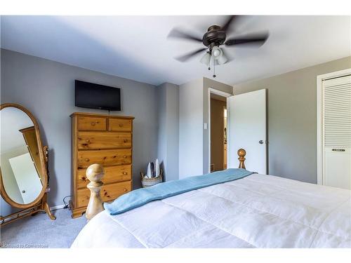 1216 Consort Crescent, Burlington, ON - Indoor Photo Showing Bedroom