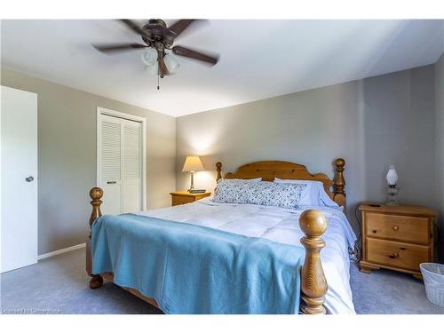 1216 Consort Crescent, Burlington, ON - Indoor Photo Showing Bedroom