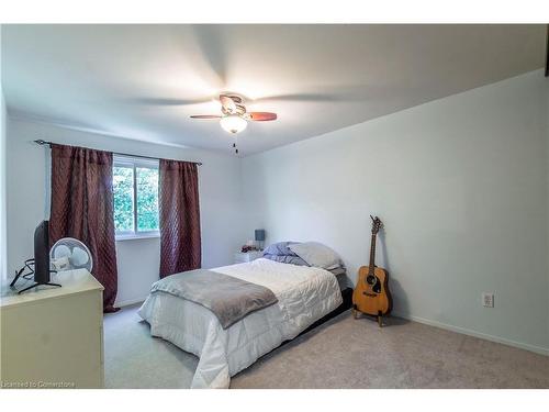 1216 Consort Crescent, Burlington, ON - Indoor Photo Showing Bedroom