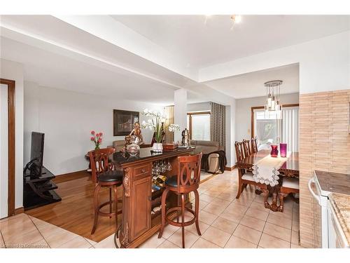 16 Chelsea Crescent, Hamilton, ON - Indoor Photo Showing Dining Room