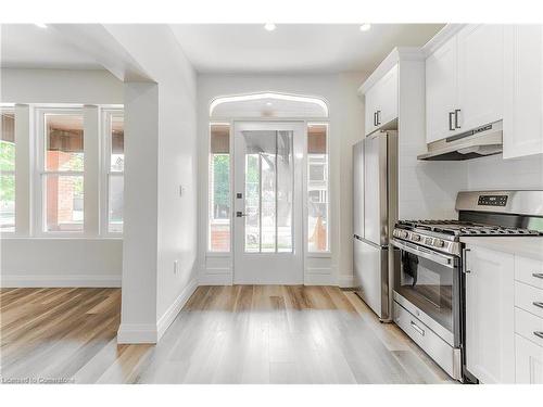 1-50 Burris Street, Hamilton, ON - Indoor Photo Showing Kitchen