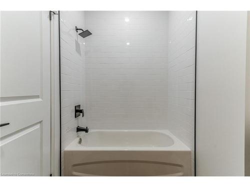 1-50 Burris Street, Hamilton, ON - Indoor Photo Showing Bathroom