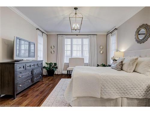 1043 Jerseyville Road W, Ancaster, ON - Indoor Photo Showing Bedroom