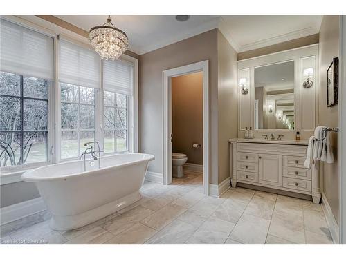 1043 Jerseyville Road W, Ancaster, ON - Indoor Photo Showing Bathroom