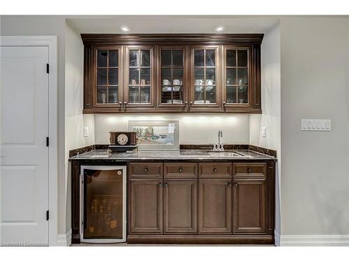 1043 Jerseyville Road W, Ancaster, ON - Indoor Photo Showing Kitchen