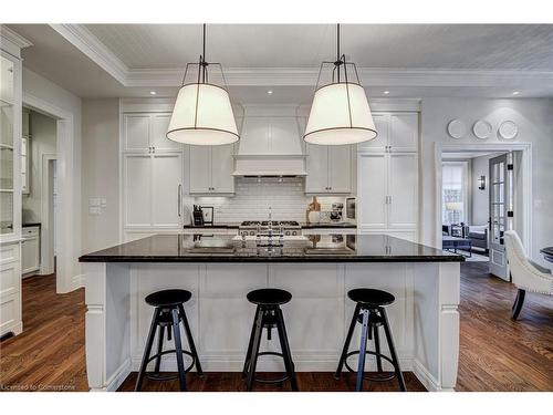 1043 Jerseyville Road W, Ancaster, ON - Indoor Photo Showing Kitchen With Upgraded Kitchen