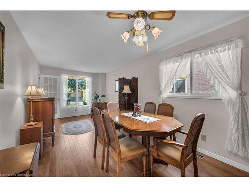 143 Briarsdale Crescent, Welland, ON - Indoor Photo Showing Dining Room