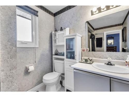 143 Briarsdale Crescent, Welland, ON - Indoor Photo Showing Bathroom