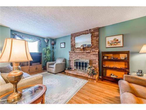 143 Briarsdale Crescent, Welland, ON - Indoor Photo Showing Living Room With Fireplace