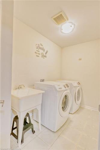 60 Fleming Crescent, Caledonia, ON - Indoor Photo Showing Laundry Room