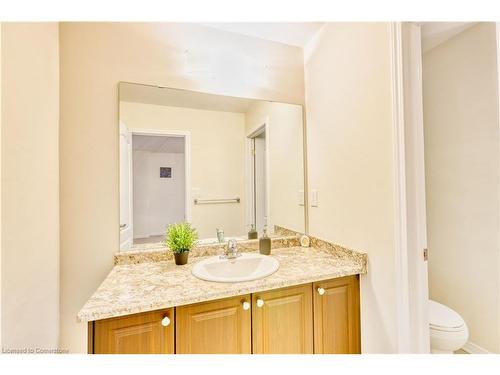 60 Fleming Crescent, Caledonia, ON - Indoor Photo Showing Bathroom