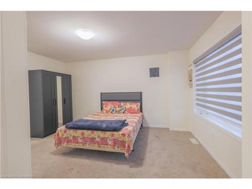 60 Fleming Crescent, Caledonia, ON - Indoor Photo Showing Bedroom