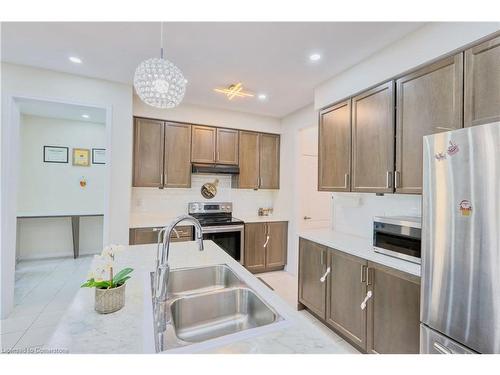 60 Fleming Crescent, Caledonia, ON - Indoor Photo Showing Kitchen With Double Sink