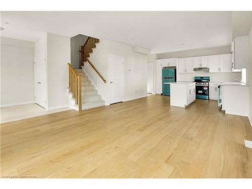 2 Bromley Drive, St. Catharines, ON - Indoor Photo Showing Kitchen