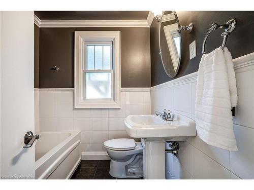 540 Niagara Street, St. Catharines, ON - Indoor Photo Showing Bathroom