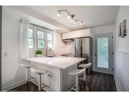 540 Niagara Street, St. Catharines, ON - Indoor Photo Showing Kitchen