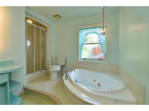 24 John Street E, Waterdown, ON - Indoor Photo Showing Bathroom