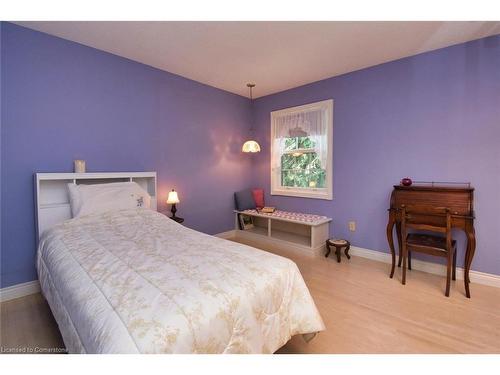 24 John Street E, Waterdown, ON - Indoor Photo Showing Bedroom