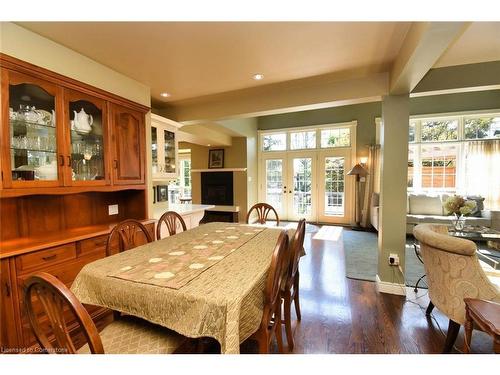 24 John Street E, Waterdown, ON - Indoor Photo Showing Dining Room