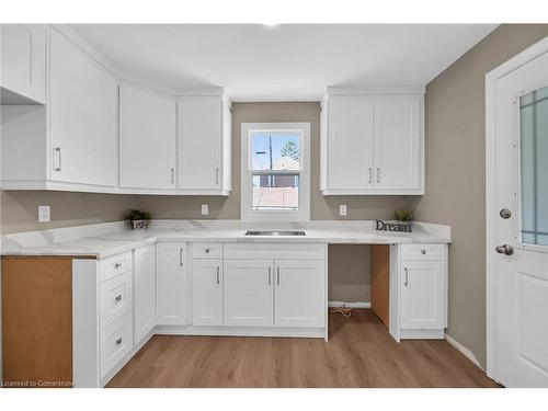 145 Connaught Avenue N, Hamilton, ON - Indoor Photo Showing Kitchen