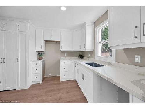 145 Connaught Avenue N, Hamilton, ON - Indoor Photo Showing Kitchen