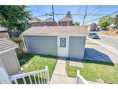 145 Connaught Avenue N, Hamilton, ON - Outdoor