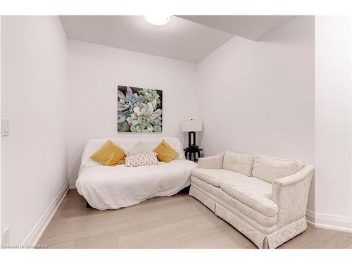 608-2025 Maria Street, Burlington, ON - Indoor Photo Showing Bedroom