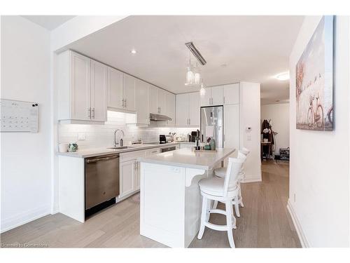 608-2025 Maria Street, Burlington, ON - Indoor Photo Showing Kitchen With Stainless Steel Kitchen With Upgraded Kitchen