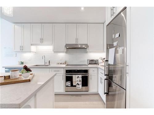 608-2025 Maria Street, Burlington, ON - Indoor Photo Showing Kitchen With Upgraded Kitchen