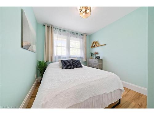 2411 Shurie Road, Smithville, ON - Indoor Photo Showing Bedroom