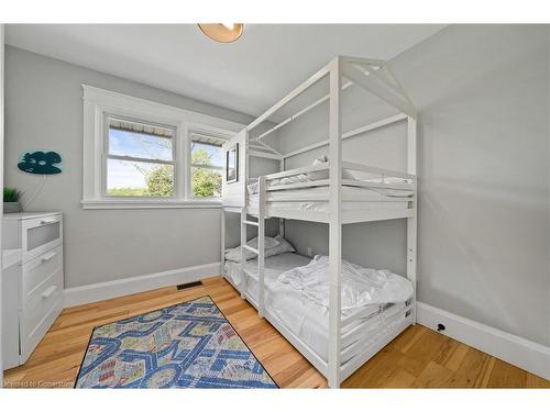 2411 Shurie Road, Smithville, ON - Indoor Photo Showing Bedroom