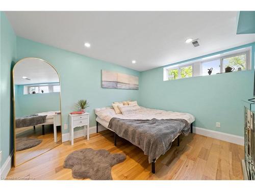 2411 Shurie Road, Smithville, ON - Indoor Photo Showing Bedroom