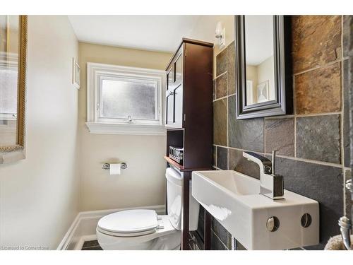 65 Queen Street, St. Catharines, ON - Indoor Photo Showing Bathroom