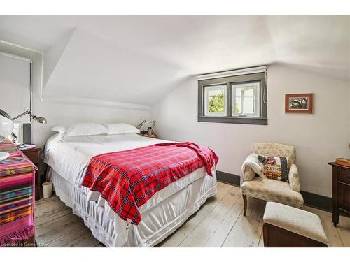 65 Queen Street, St. Catharines, ON - Indoor Photo Showing Bedroom