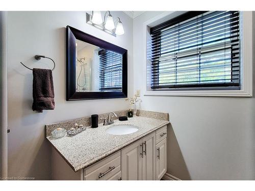 251 Alderlea Avenue, Hamilton, ON - Indoor Photo Showing Bathroom