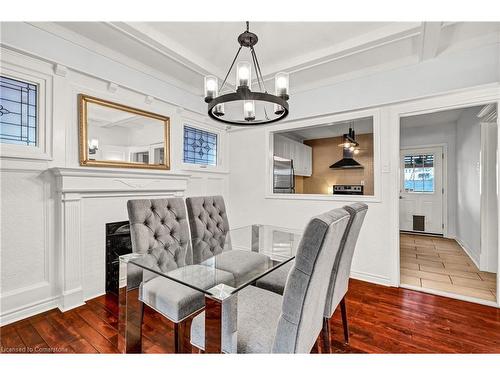 17 Avalon Place, Hamilton, ON - Indoor Photo Showing Dining Room