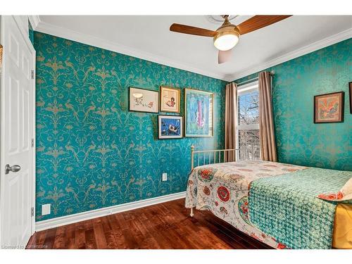 17 Avalon Place, Hamilton, ON - Indoor Photo Showing Bedroom