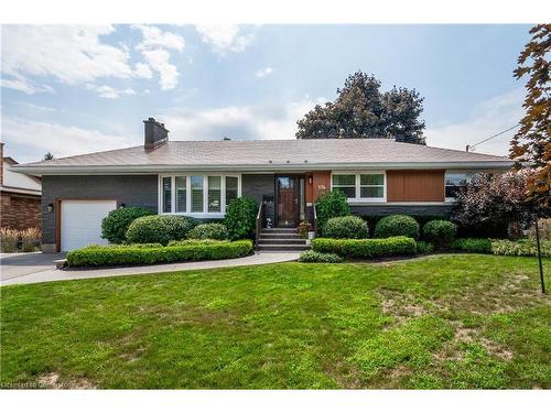 976 Danforth Avenue, Burlington, ON - Outdoor With Facade