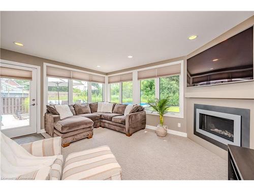 976 Danforth Avenue, Burlington, ON - Indoor Photo Showing Living Room With Fireplace