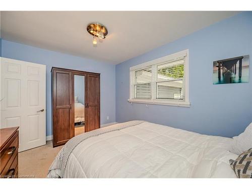 976 Danforth Avenue, Burlington, ON - Indoor Photo Showing Bedroom