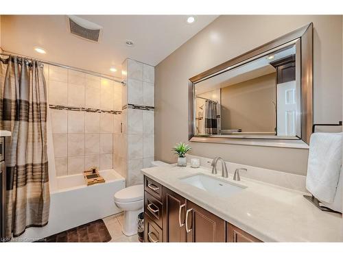 976 Danforth Avenue, Burlington, ON - Indoor Photo Showing Bathroom