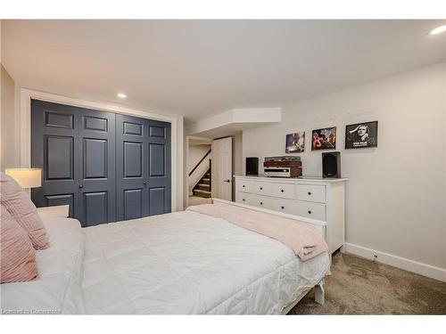 976 Danforth Avenue, Burlington, ON - Indoor Photo Showing Bedroom